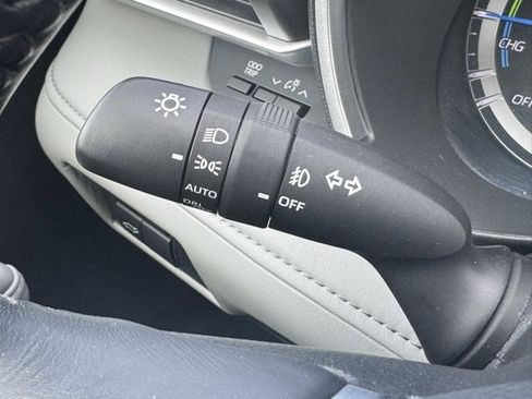 Used 2020 Toyota Highlander XLE image 31