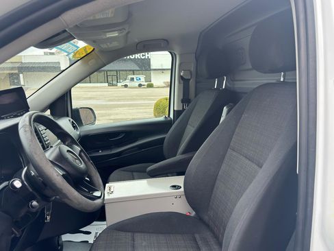 Used 2016 Mercedes-Benz Metris image 9