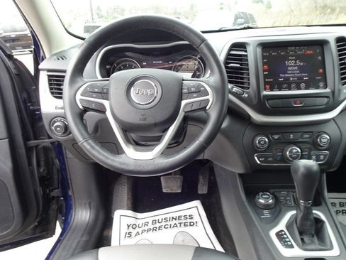 Used 2014 Jeep Cherokee Limited image 16