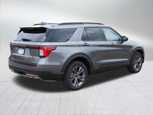 Used 2026 Ford Explorer Active w/ Active Comfort Package AWD/4WD image 7