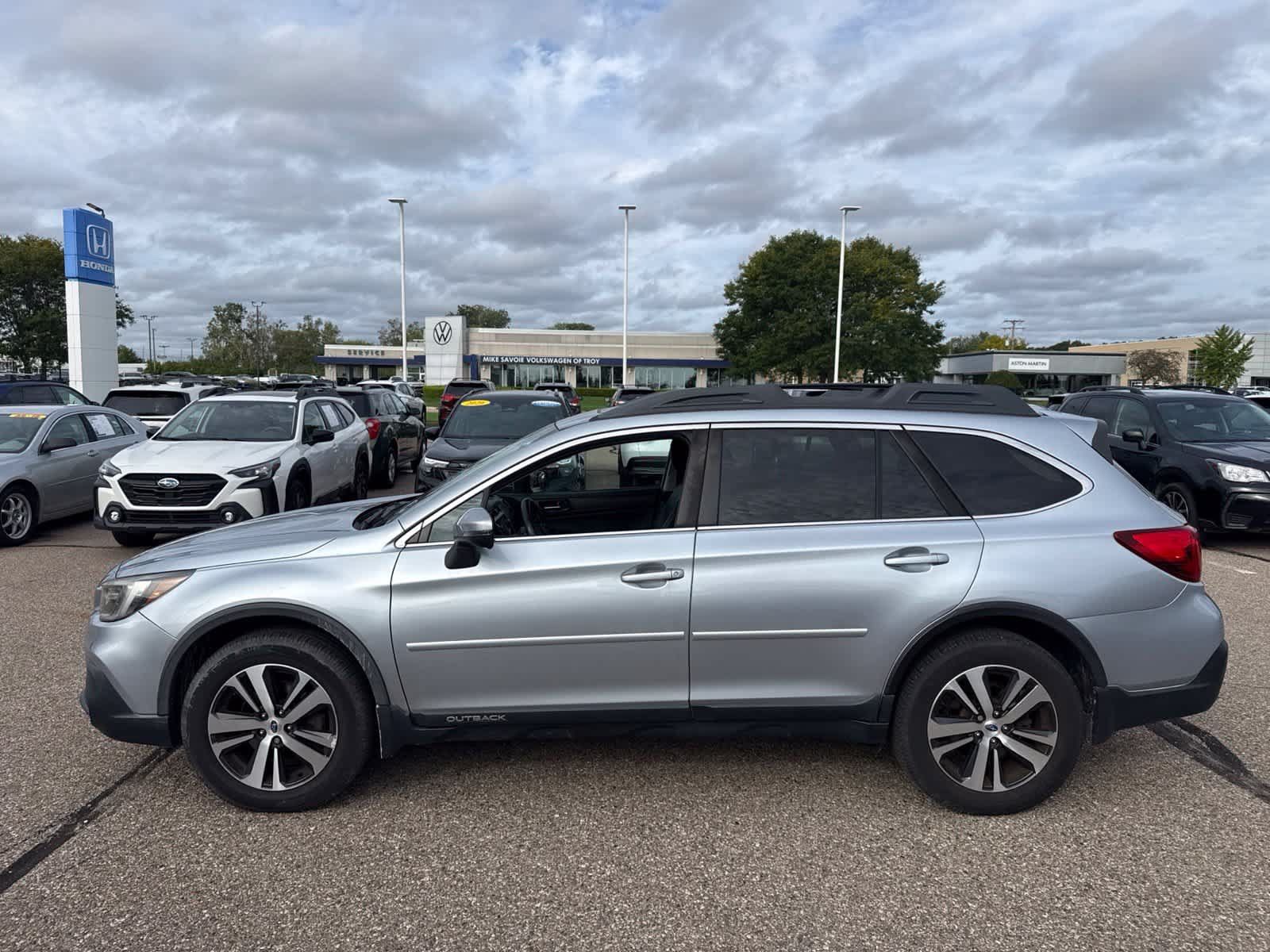 Used 2018 Subaru Outback 2.5i Limited AWD/4WD image 12