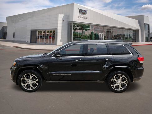Used 2018 Jeep Grand Cherokee Limited RWD image 3