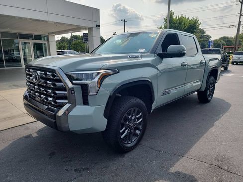 Used 2025 Toyota Tundra Platinum AWD/4WD image 4