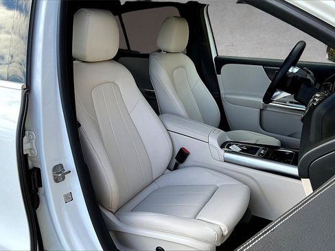 Used 2024 Mercedes-Benz GLA 250 4MATIC image 29