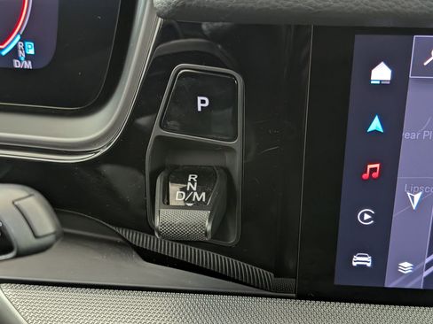 Used 2024 Porsche Cayenne image 28