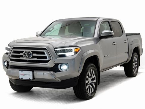 Used 2021 Toyota Tacoma Limited image 29