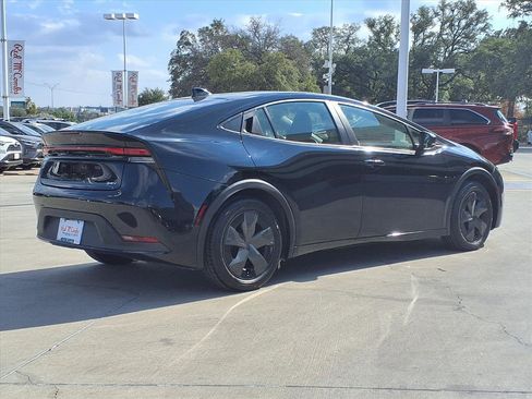 Used 2024 Toyota Prius LE image 4