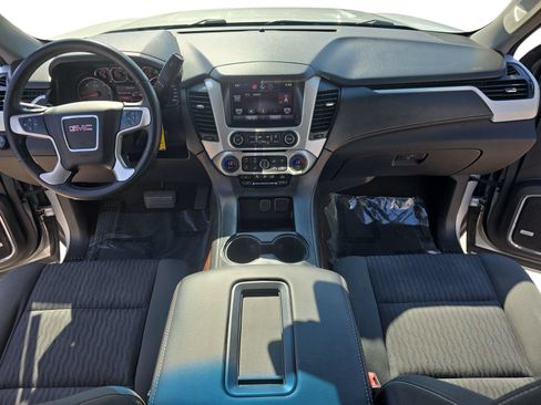 Used 2015 GMC Yukon XL SLE w/ Convenience Package RWD image 9