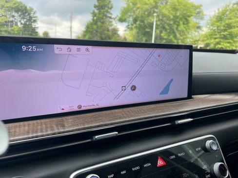 Used 2025 Genesis GV80 2.5T Prestige AWD/4WD image 17