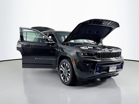 Used 2023 Jeep Grand Cherokee Overland w/ Advanced Protech Group III image 28