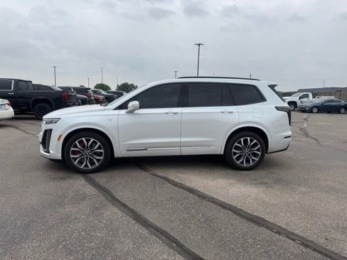 Used 2024 Cadillac XT6 Sport w/ Platinum Package AWD/4WD image 4