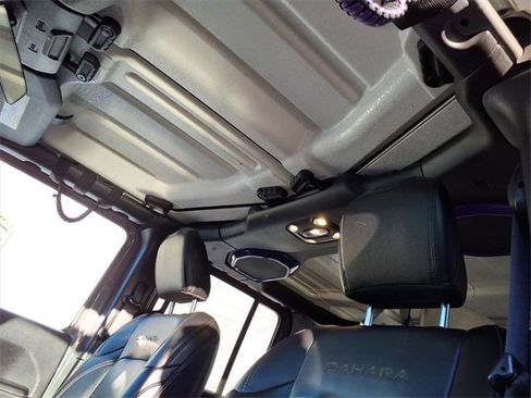 Used 2019 Jeep Wrangler Unlimited Sahara image 9