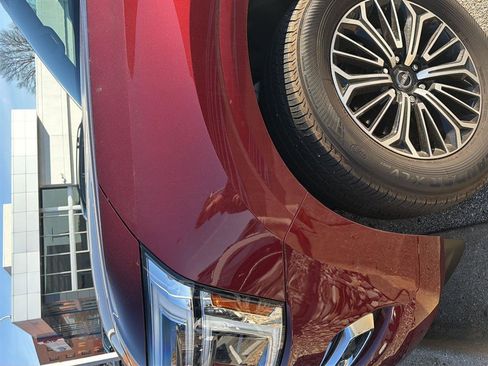 Used 2025 Nissan Armada Platinum image 47