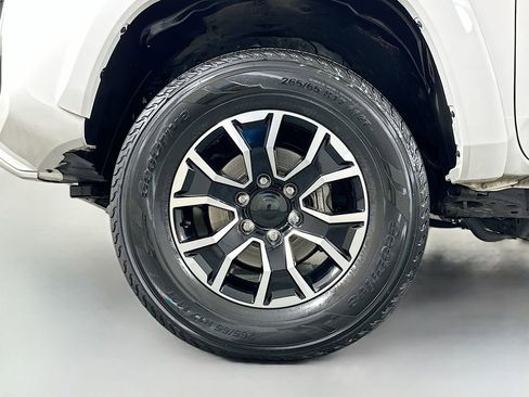 Certified 2023 Toyota Tacoma TRD Sport w/ TRD Premium Sport Package AWD/4WD image 32