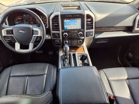 Used 2018 Ford F150 Lariat w/ Equipment Group 502A Luxury AWD/4WD image 4