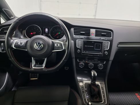 Used 2016 Volkswagen GTI SE FWD image 12