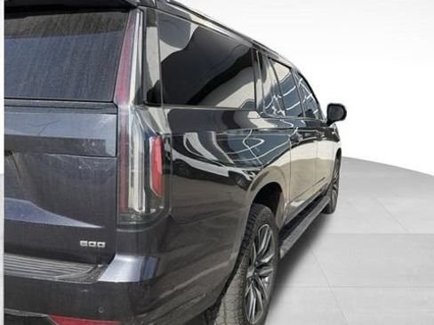 Used 2023 Cadillac Escalade ESV Sport AWD/4WD image 10
