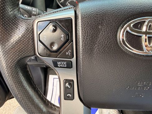 Used 2022 Toyota Tacoma SR5 RWD image 19