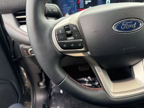 New 2025 Ford Explorer Active w/ Active Comfort Package image 19