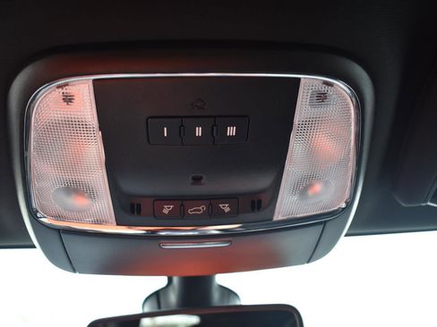 Used 2022 Jeep Grand Cherokee Laredo X image 38