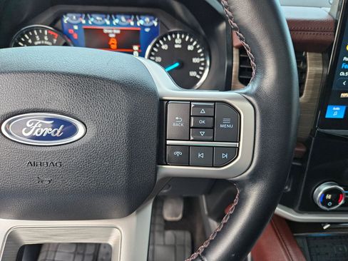 Used 2023 Ford Expedition Limited image 22