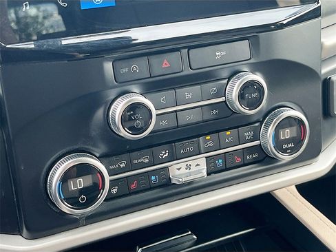 Used 2024 Ford Expedition XLT image 16