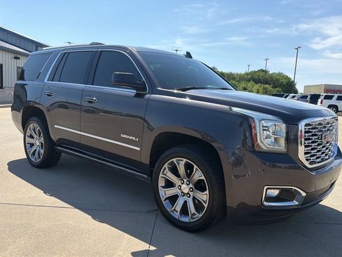 Used 2018 GMC Yukon Denali w/ Denali Ultimate Package AWD/4WD image 29