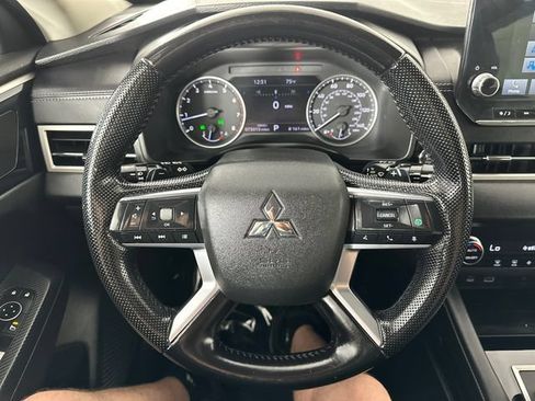 Used 2022 Mitsubishi Outlander SE AWD/4WD image 14