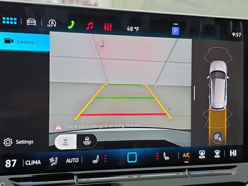 New 2026 Volkswagen Tiguan SE R-Line FWD image 23