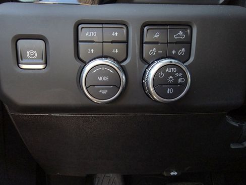 Used 2024 GMC Sierra 3500 Denali w/ Denali Reserve Package image 13