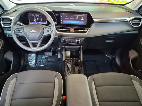 Used 2025 Chevrolet TrailBlazer LS w/ LS Convenience Package FWD image 23