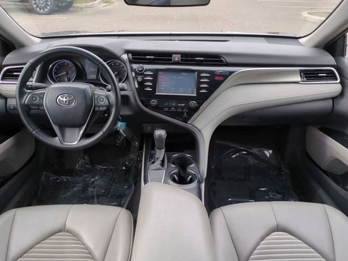 Certified 2018 Toyota Camry SE FWD image 14