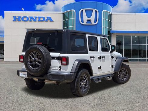 Used 2020 Jeep Wrangler Unlimited Sport S AWD/4WD image 3