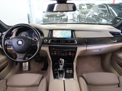 Used 2015 BMW 740i RWD image 11