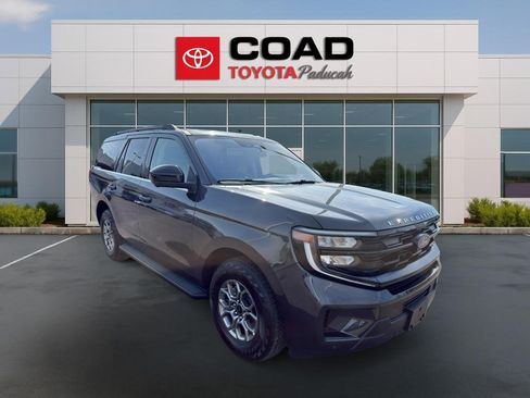 Used 2025 Ford Expedition Active AWD/4WD image 7