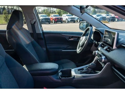 Used 2024 Toyota RAV4 XLE image 18
