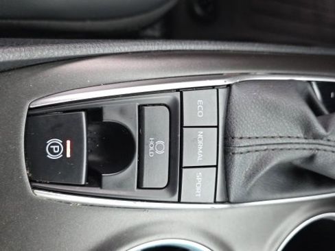 Used 2024 Toyota Camry XLE image 20