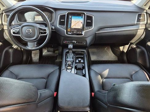 Used 2020 Volvo XC90 T6 Momentum AWD/4WD image 17