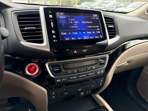 Used 2016 Honda Pilot Elite image 19