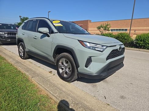 Used 2022 Toyota RAV4 XLE w/ Convenience Package AWD/4WD image 2