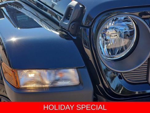 New 2025 Jeep Gladiator Willys image 32