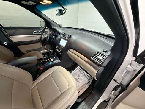 Used 2019 Ford Explorer XLT w/ Equipment Group 202A FWD image 28