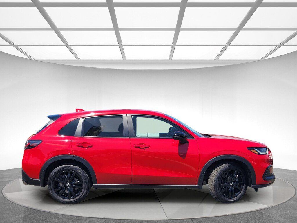 Certified 2026 Honda HR-V Sport image 3