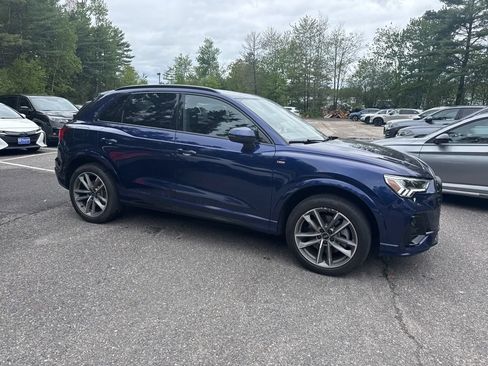 Used 2023 Audi Q3 2.0T Premium w/ Black Optic Sport Package AWD/4WD image 2