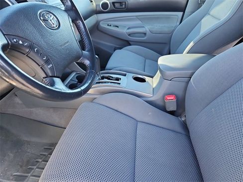 Used 2010 Toyota Tacoma Base 4D Double Cab image 10