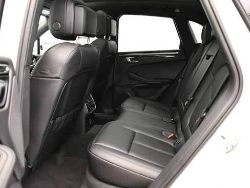 Certified 2026 Porsche Macan AWD/4WD image 45