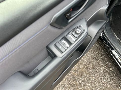 Used 2025 Subaru Forester Premium AWD/4WD image 13