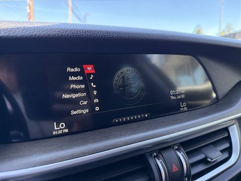 Used 2018 Alfa Romeo Stelvio Ti AWD/4WD image 29
