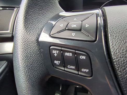 Used 2018 Ford Explorer XLT w/ Equipment Group 202A image 16