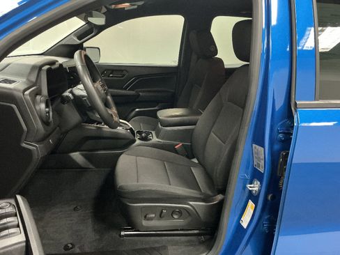 Used 2023 Chevrolet Colorado Trail Boss image 9